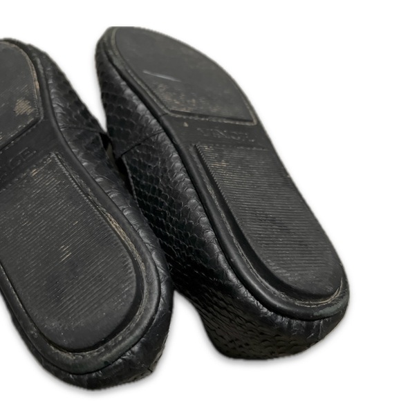 VINCE bogart python flats - Picture 10 of 12